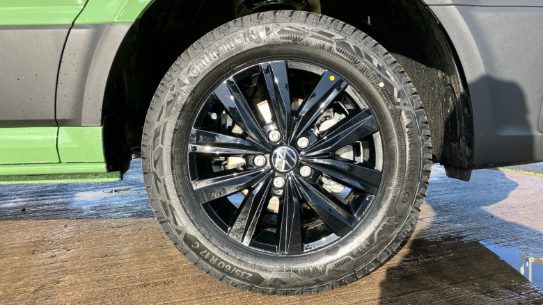 Volkswagen Crafter Cr35 Mwb Diesel Fwd 2.0 TDI 140PS Commerce Plus High Roof Van